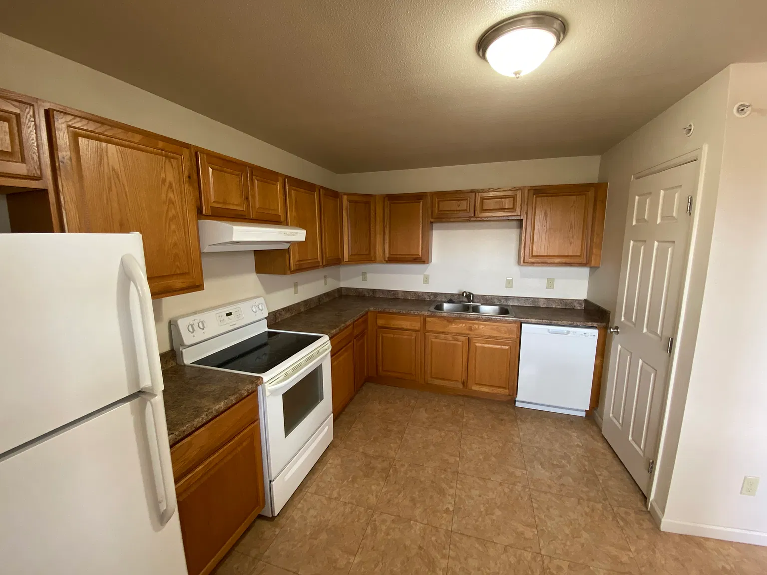 2 bed, $1,020 — Photo 2