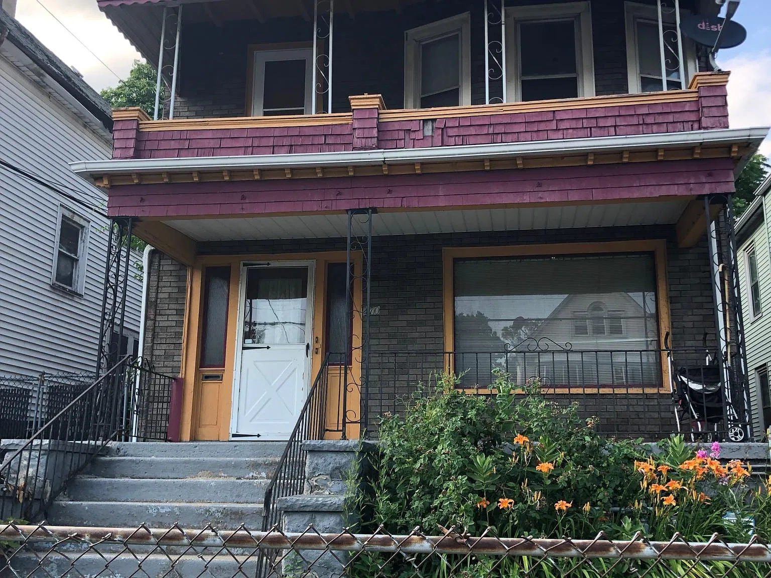 3 bed, 2404 sqft, $950 — Photo 1
