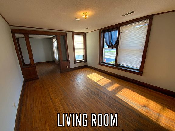 4th image of 302 N Walnut St #B