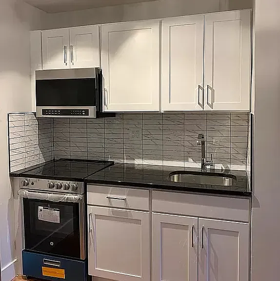 1013 Lafayette Ave #1 — Photo 1