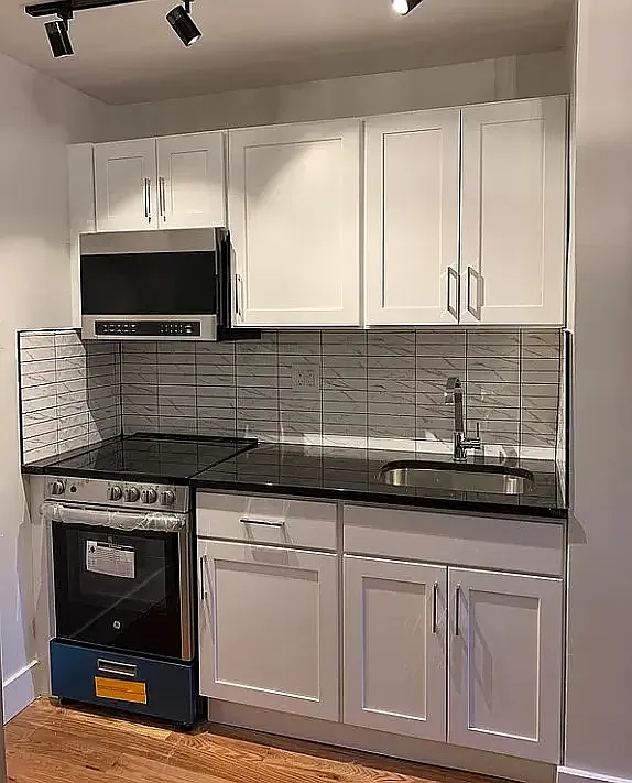 1013 Lafayette Ave #1