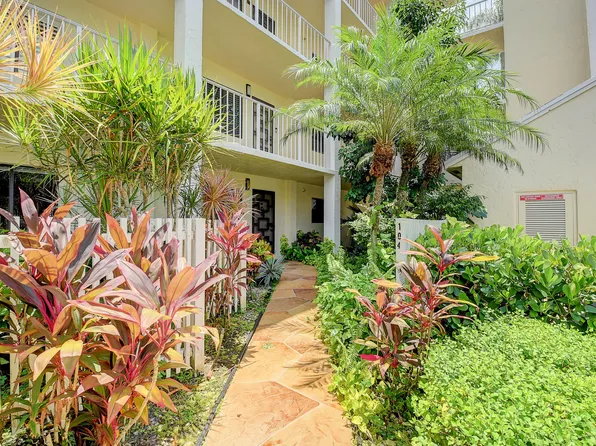 7270 Ashford Place #104, Delray Beach, FL 33446