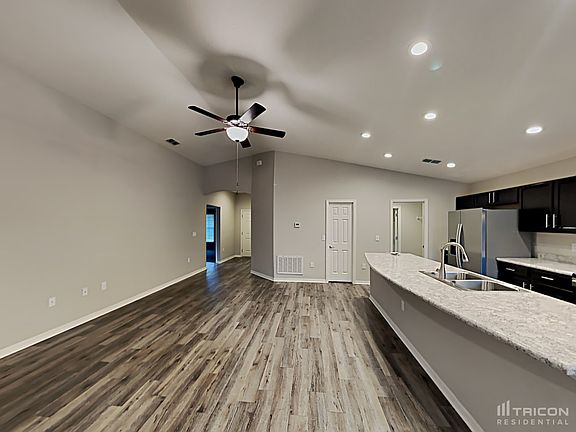 3rd image of 958 Blue Tide Ln