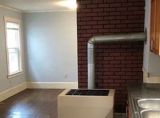 194 Davis St #1W, New Bedford, MA 02746