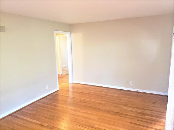 3rd image of 825 Saint Jean St