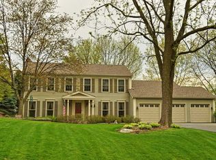 5N637 Forest Glen Ln, St Charles, IL 60175