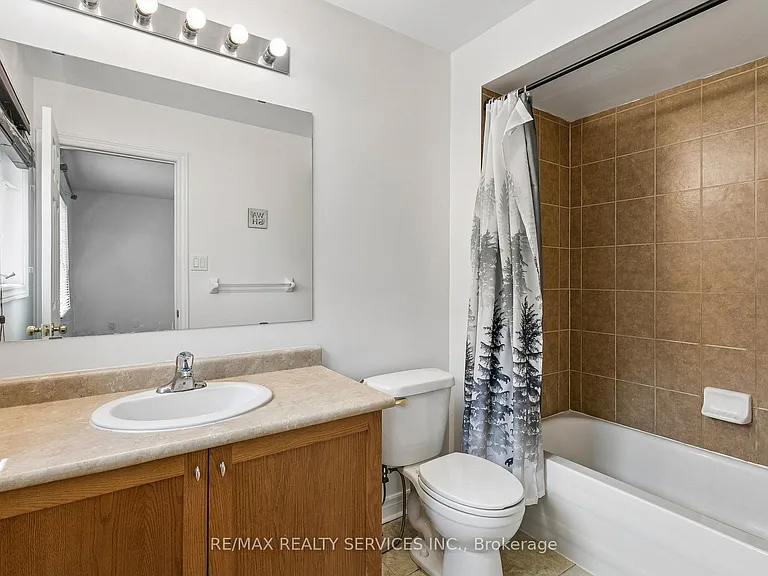 1385 Costigan Rd — Photo 25