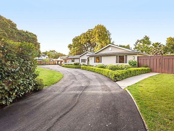 3rd image of 338 Greenoaks Dr