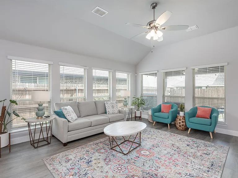 204 Garden Grove Dr — Photo 10
