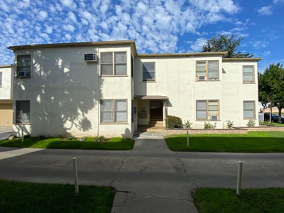 Entrance to 715 S Chapel Ave