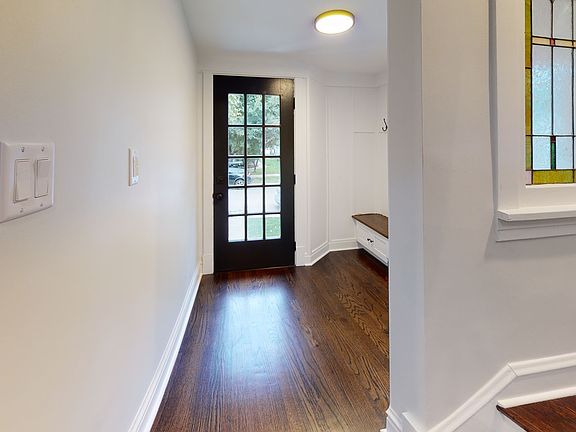 3rd image of 816 Highland Ave