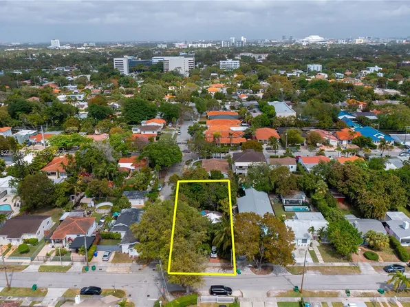 2041 SW 25th St, Miami, FL 33133