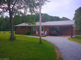 713 Farmer Rd, Denton, NC 27239