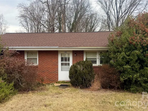 130 31st Ave NW, Hickory, NC 28601