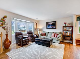 10376 Buckingham Dr, Eden Prairie, MN 55347