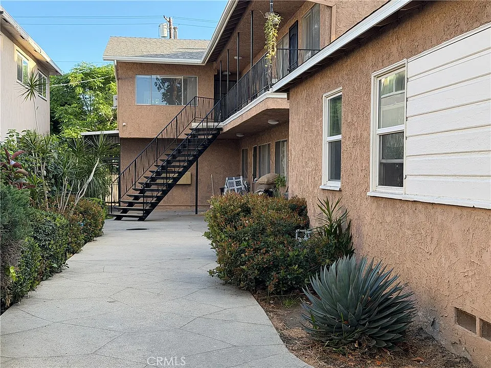 14154 Roscoe Blvd
