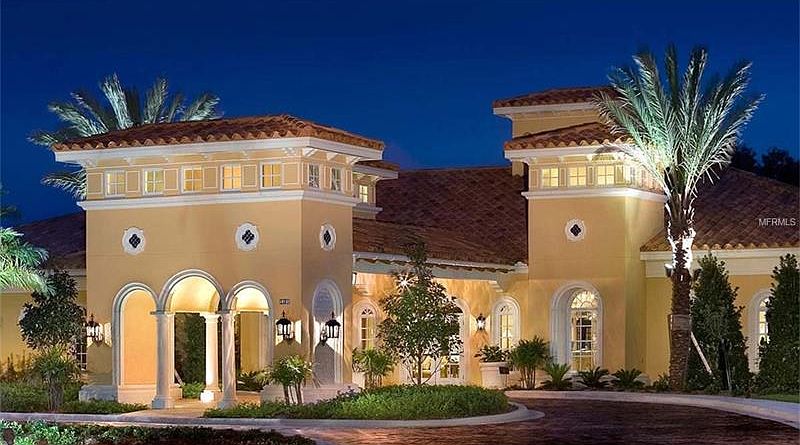 CLUB HOUSE