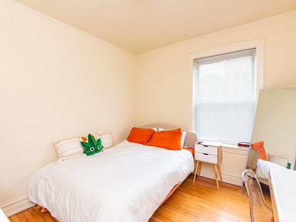 3rd image of 3417 N Elaine Pl #3415-2