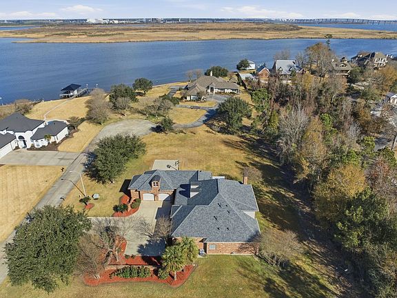 4th image of 4817 Riverview Ln