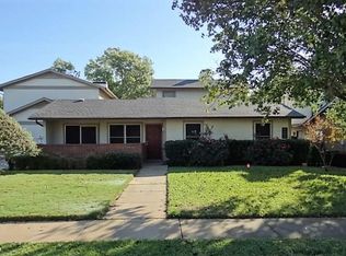 640 Timberline Dr, Hurst, TX 76053