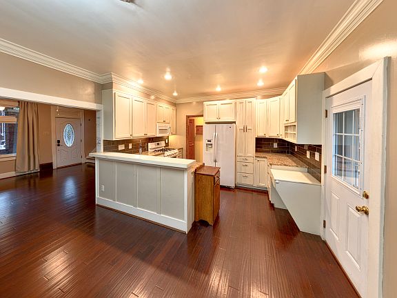 Dining Room/Kitchen Area