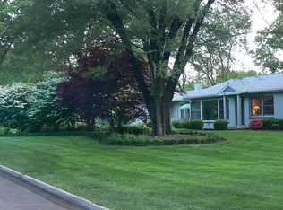 101 Ladue Meadows Ln, Saint Louis, MO 63141