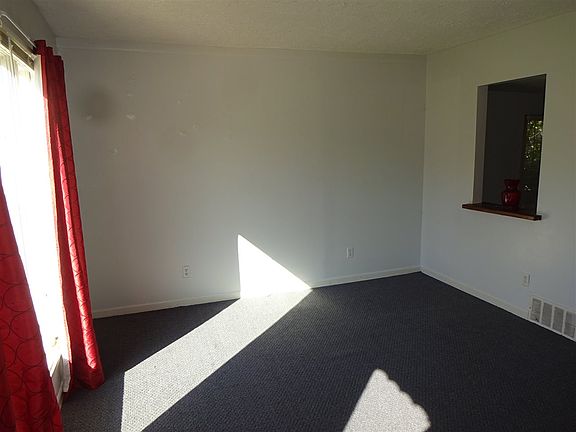 3rd image of 2838 Hanson St