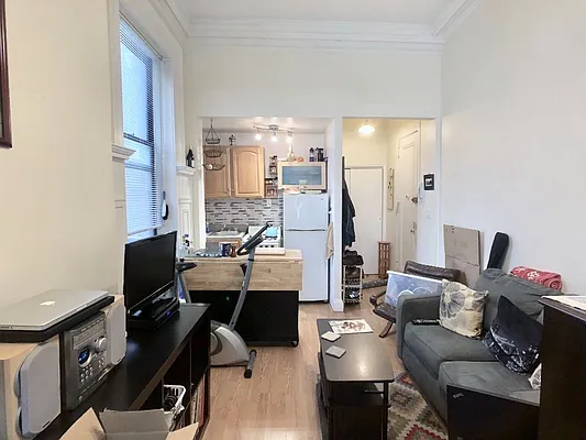 Rented by Sovereign Associates | media 11