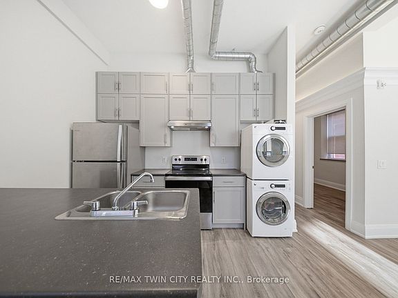 2nd image of 11 Queen St #201