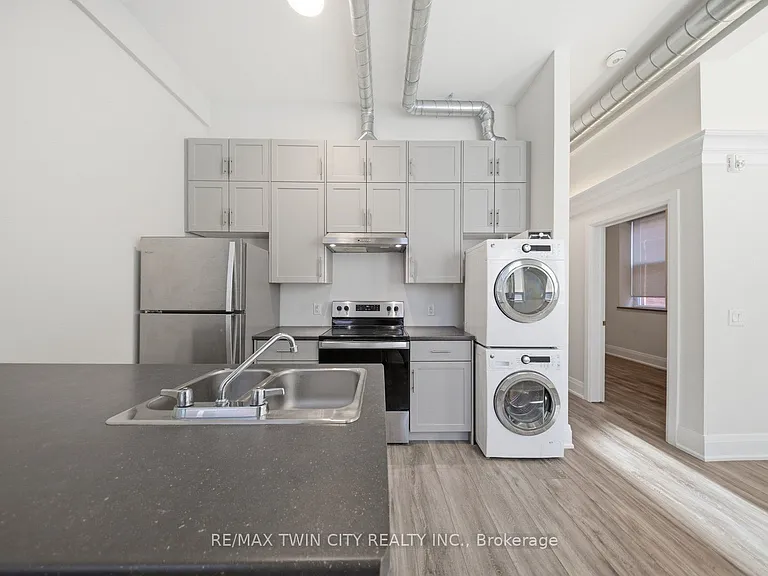 11 Queen St #201 — Photo 2