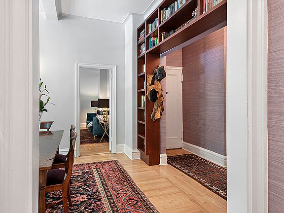 4th image of 1429 Lexington Ave #1E