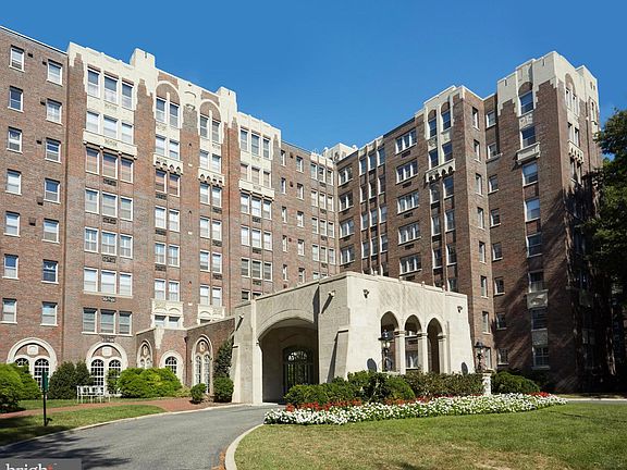 2nd image of 4000 Cathedral Ave NW APT 833B