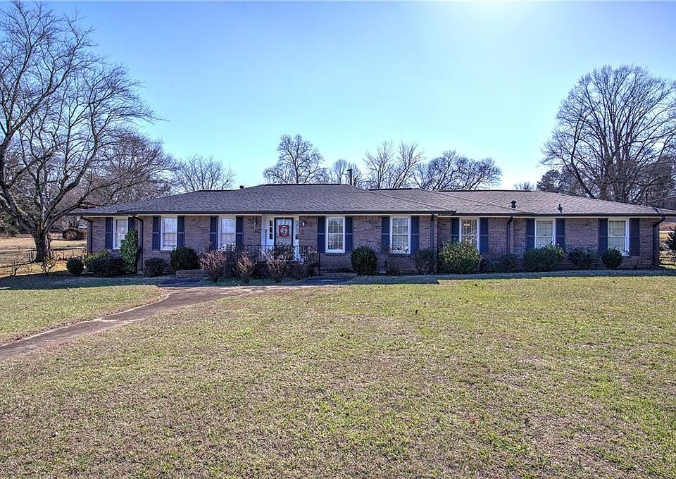 1st image of 38 Brookwood Dr