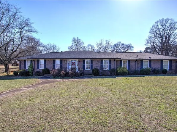 38 Brookwood Dr, Cartersville, GA 30120