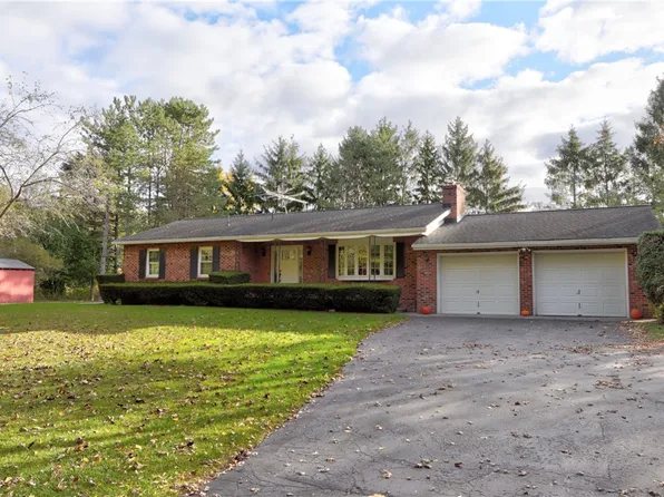 1323 Shawn Dr, Seneca Falls, NY 13148