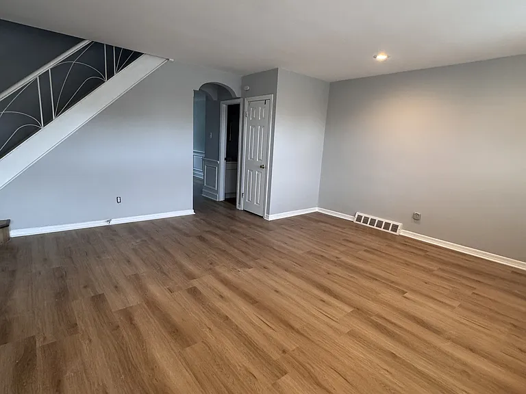 12004 Salina Pl — Photo 8