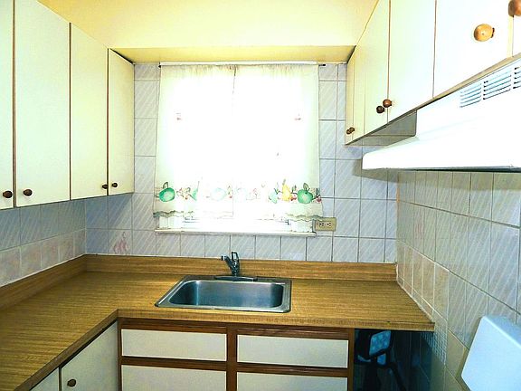 3rd image of 2515 Far Rockaway Blvd #2