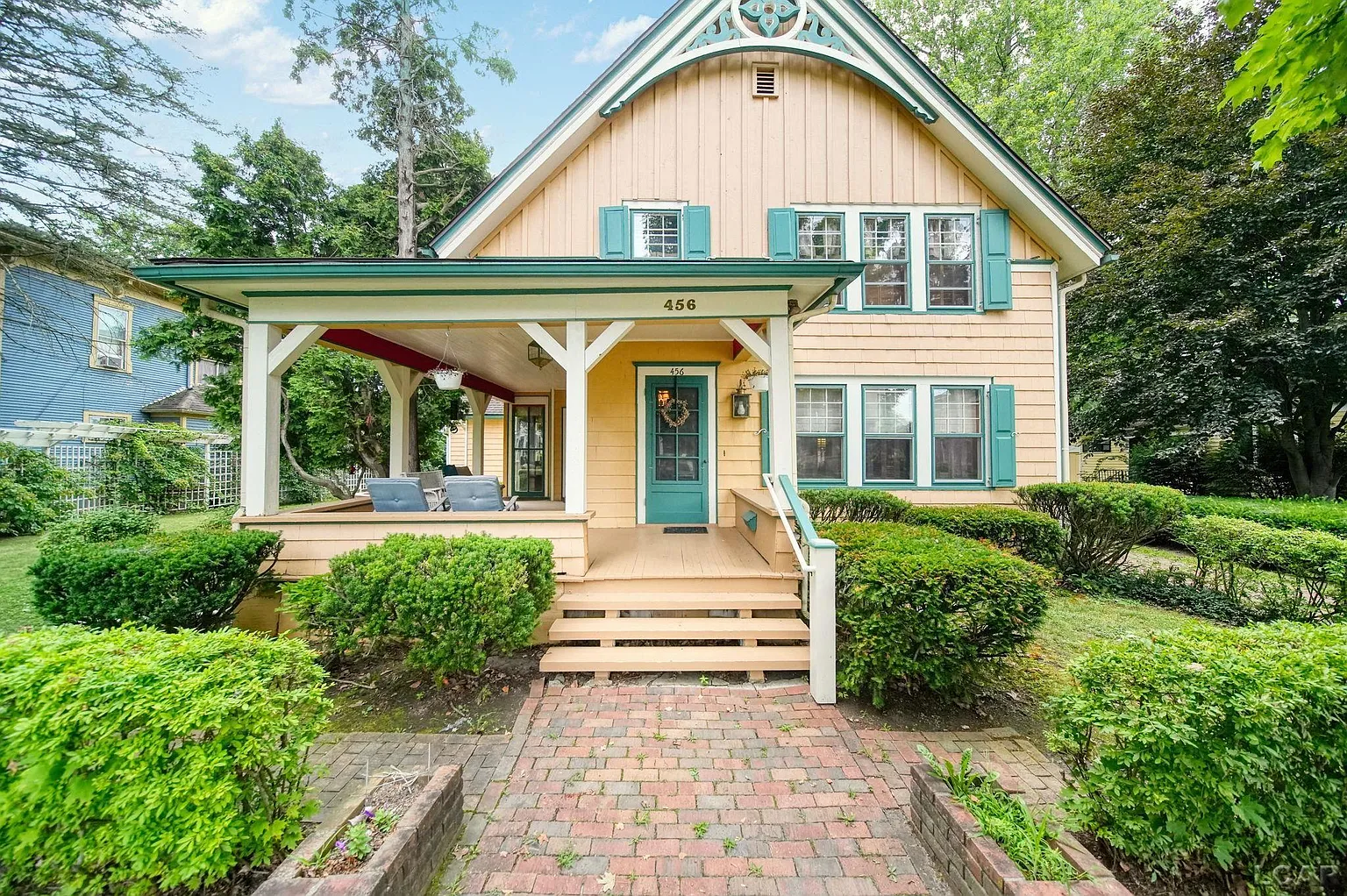 456 State St photo 1