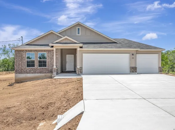 120 Greeley Drive, Floresville, TX 78114