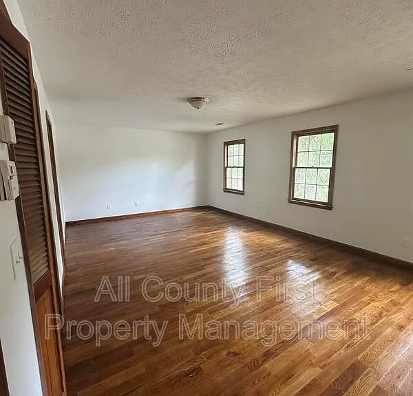3688 Seton Hall Dr — Photo 10