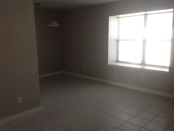 4th image of 704 Gaytha Cir #A-h