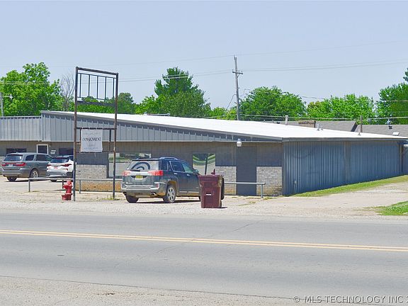 4th image of 1207 E Jackson St