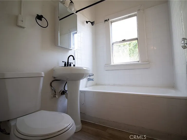 1316 S Mariposa Ave #208 — Photo 5