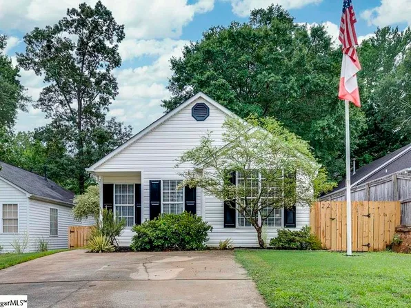 22 Lantern Ln, Greer, SC 29651