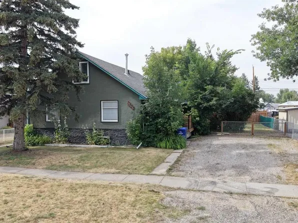 348 S 47th Ave W, Claresholm, AB T0L 0T0