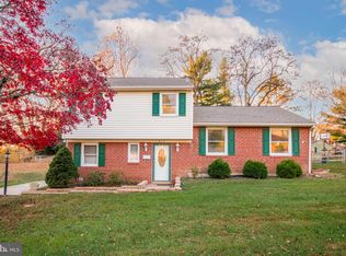 815 Lincoln Dr, Brookhaven, PA 19015