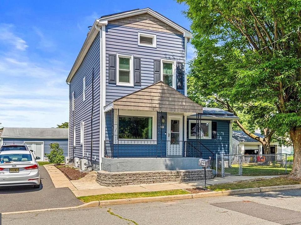 1st image of 122 Chapman Ave