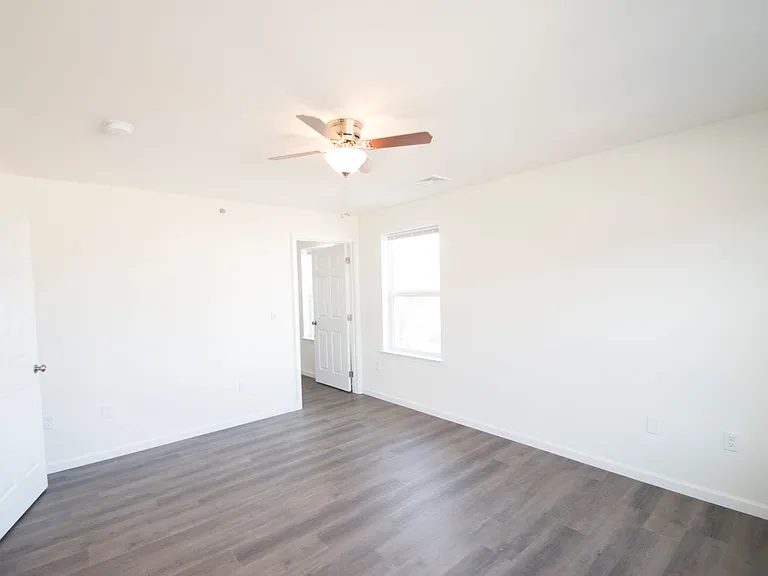 Apartments On Main — Photo 135