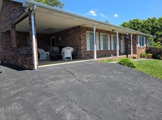 122 Lawson Ln, Cedar Bluff, VA 24609
