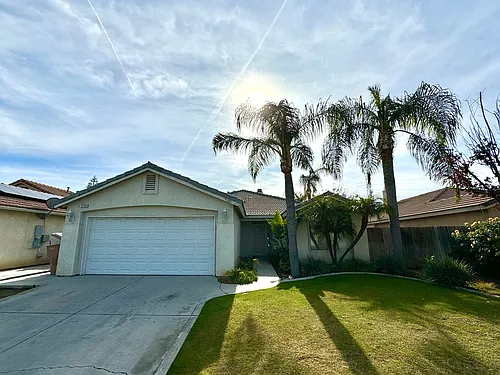 9109 Chattaroy St Photo 1